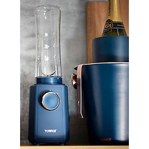 https://grattan.scene7.com/is/image/OttoUK/296w/Tower-Cavaletto-Personal-Blender-with-Tritan-Smoothie-Bottle-T12060MNB---Midnight-Blue-and-Rose-Gold~35K835FRSP.jpg