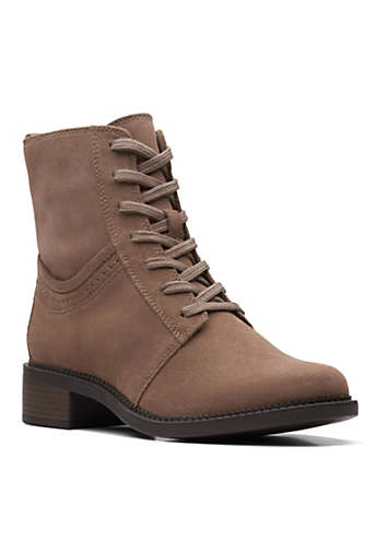 Clarks lace deals up ankle boots