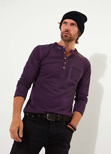 Joe Browns Henley Maniche Lunghe Uomo: Stampa Azteca, Bottoni Tartarugati, Tasca