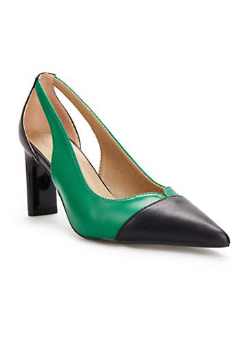 Green and hot sale black pumps