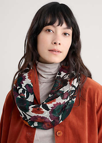 Seasalt Cornwall Pretty Circle Figurative Floral Aran Scarf Grattan seasalt-cornwall-pretty-circle-figurative-floral-aran-scarf-grattan