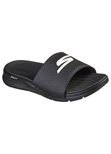 Skechers goga max hot sale flip flop