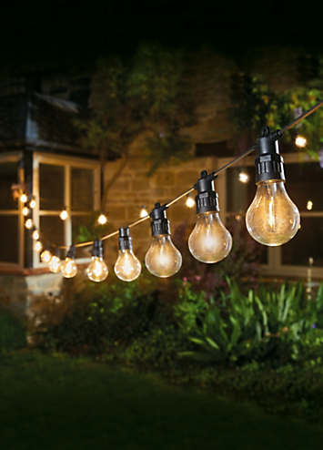 Connectable store garden lights