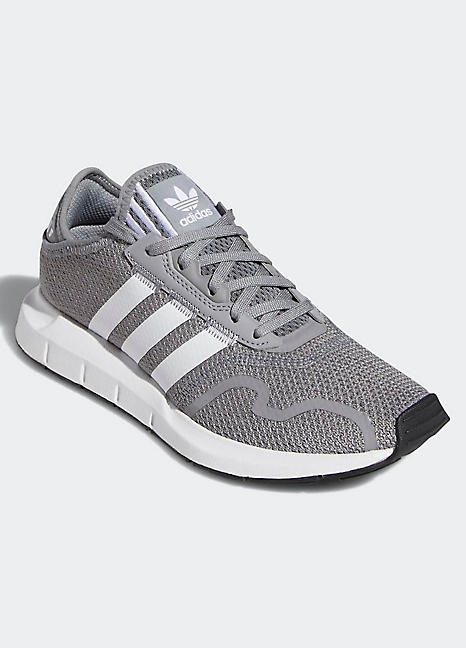 adidas lightweight trainers