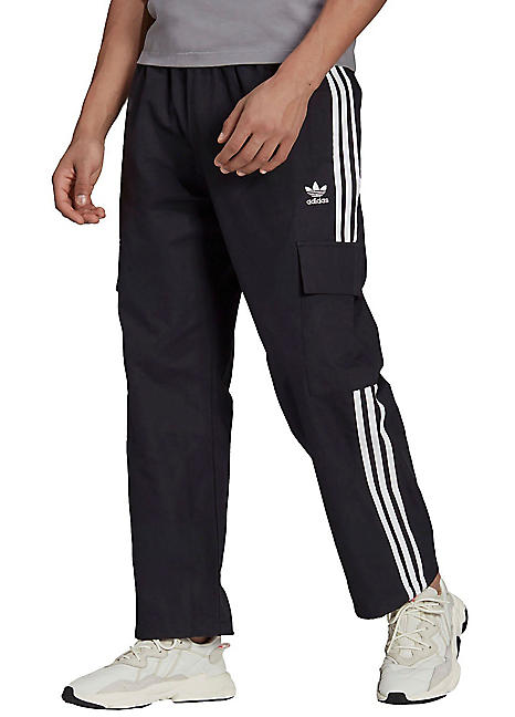 the brand with three stripes pants