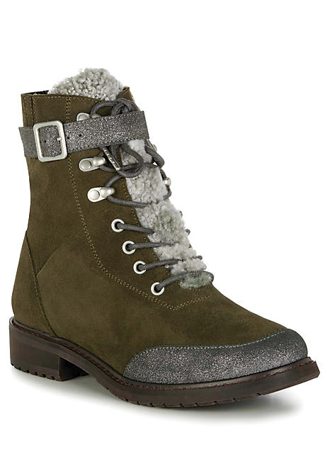 emu explorer boots