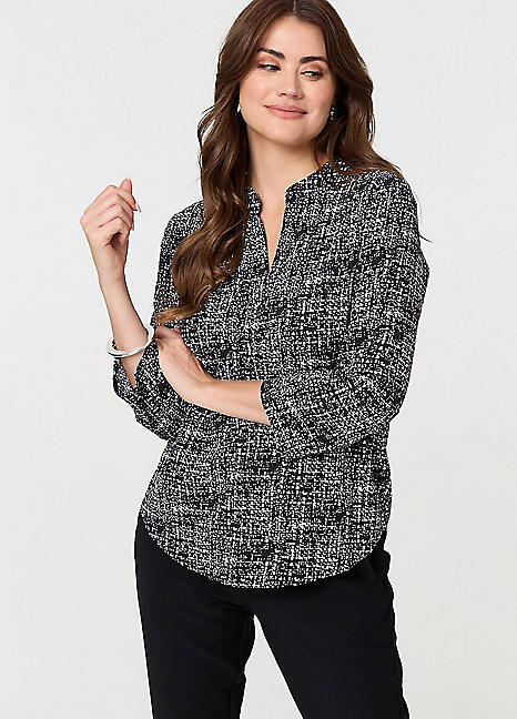 Izabel London Multi Black Printed Three Quarter Sleeve Curved