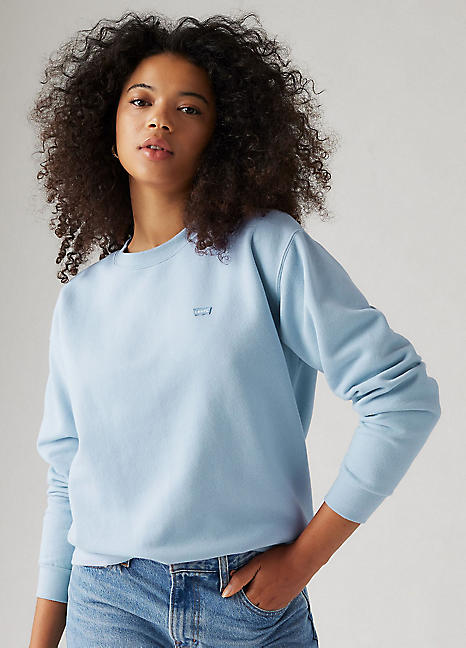 levi’s-blue-crew-neck-everyday