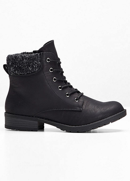 lace up knitted boots