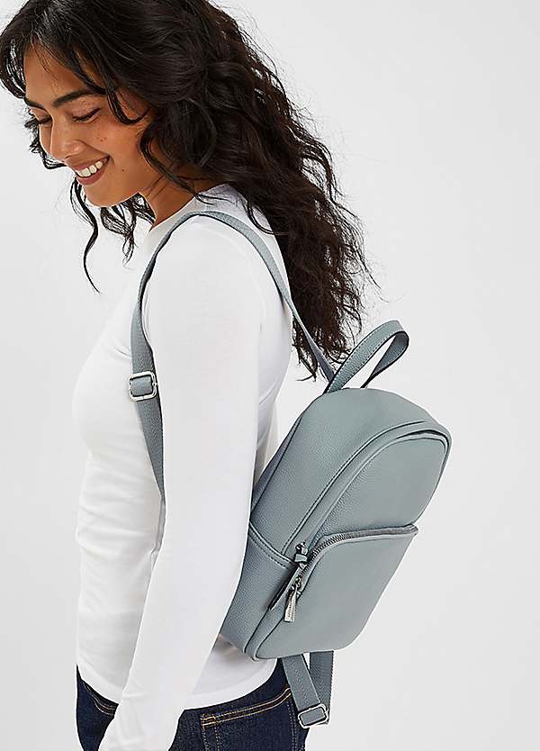 22 liters capacity patagonia backpack Patagonia Terravia Pack