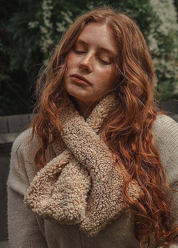 Xander Kostroma Cream Teddy Fleece Scarf | Grattan